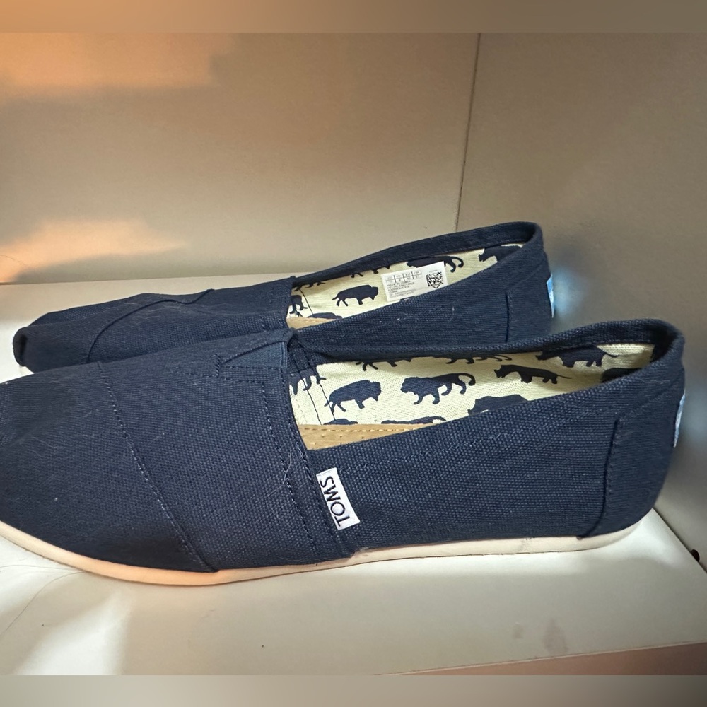 TOMS Navy Blue Women's Slip-On Shoes-NEVER WORN